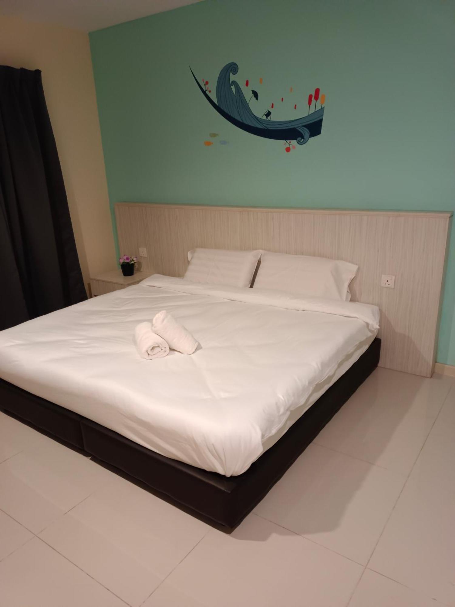 Glossy Marina Homestays Lumut Room photo